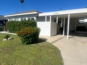 Building Photo - Charming Winnetka Studio (ADU)! Laundry In Unit!