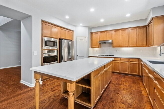 Building Photo - 507 Burk Pl