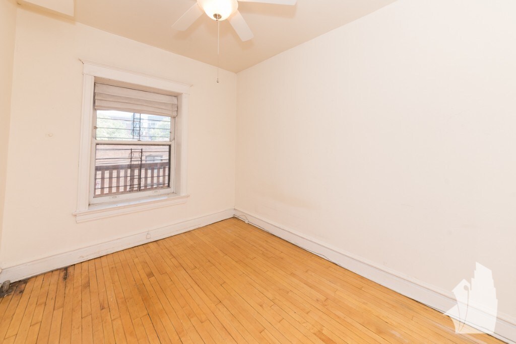 Building Photo - 853 W Lill Ave