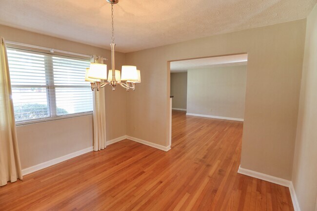 Building Photo - 2240 Jose Cir W