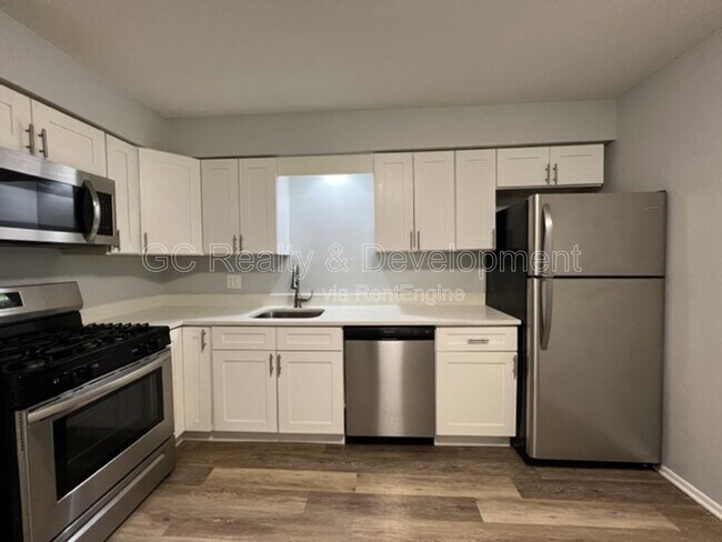 Building Photo - 316 N Warwick Ave