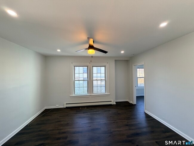 Building Photo - 1769 Park Ave