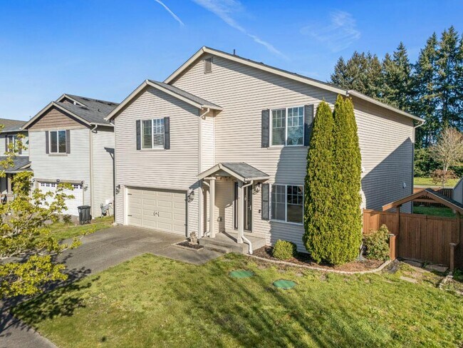 Building Photo - Updated and Spacious 3 Bed Yelm Rental!