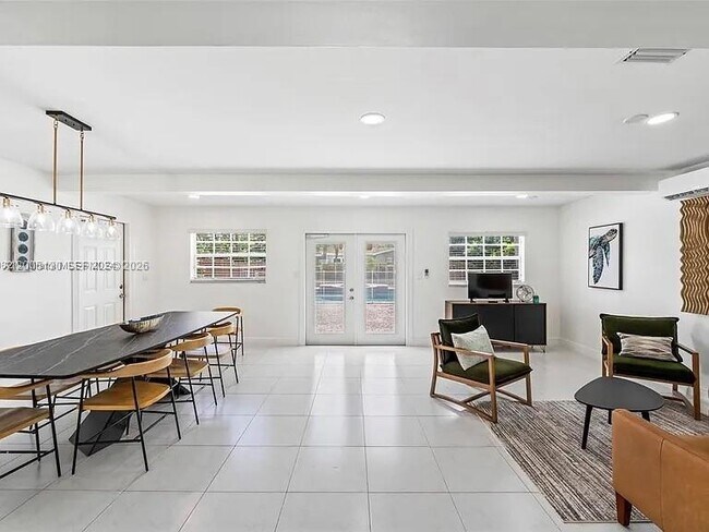 Building Photo - 2219 N 35th Ave