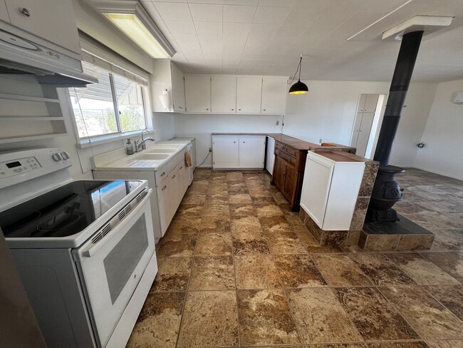 Building Photo - For Rent – Private Desert Retreat in Wonder Valley