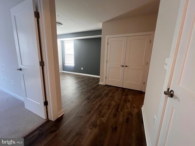 Building Photo - 44625 Wolfhound Sq