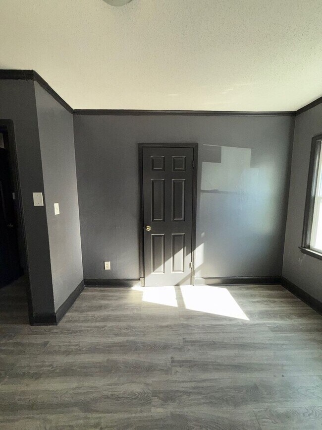 Building Photo - Fully Renovated 3BR Home in East Memphis – Section 8 Welcome