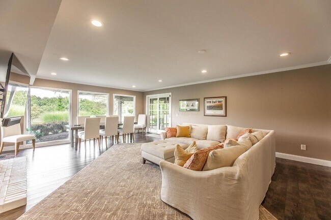 Building Photo - 5816 Leven Links Ct