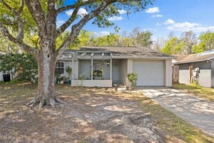 Building Photo - 2906 Cedaridge Dr