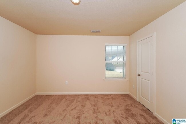 Building Photo - 335 Clover Cir