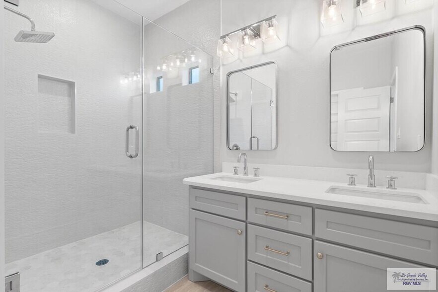 Building Photo - 2170 Portofino Blvd