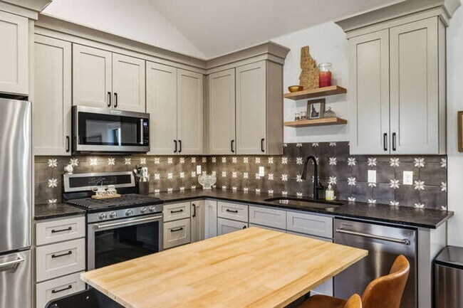 Building Photo - New Construction- High End 2 bed 2 bath (Pet friendly)- Move In April 1st, 2026