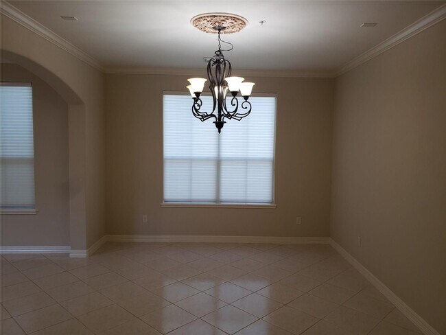 Building Photo - 4330 Lake Run Dr