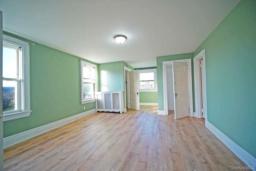 Building Photo - 21 Lake Ave