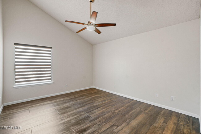 Building Photo - 6753 Parque Del Sol Dr