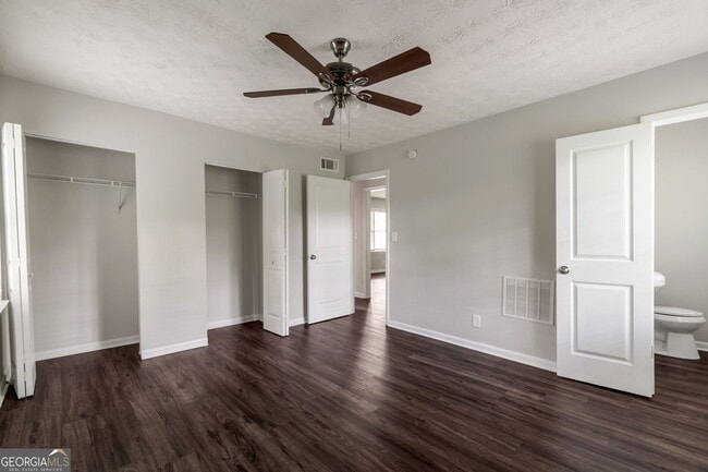 Building Photo - 2364 Peachwood Cir NE