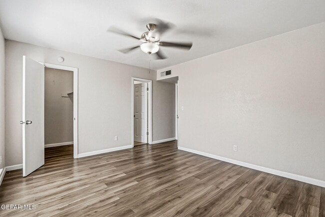 Building Photo - 10604 Springwood Dr