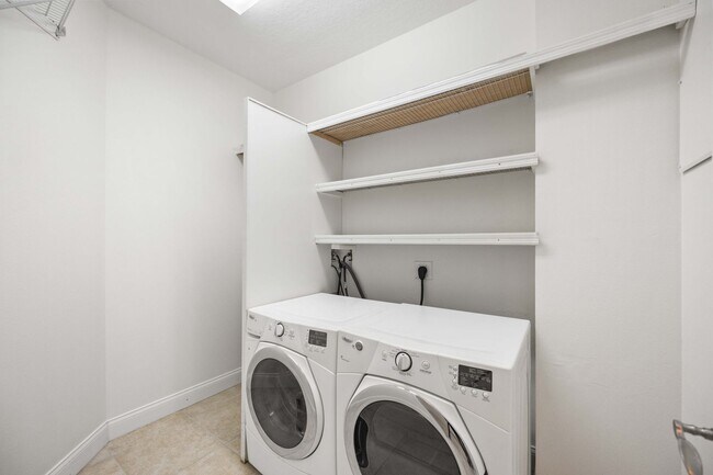 Building Photo - 606 Riviera Dunes Way