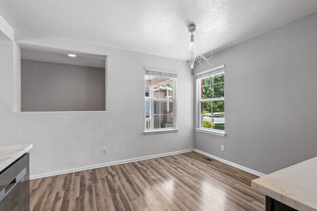 Building Photo - 1446 S Ensenada St