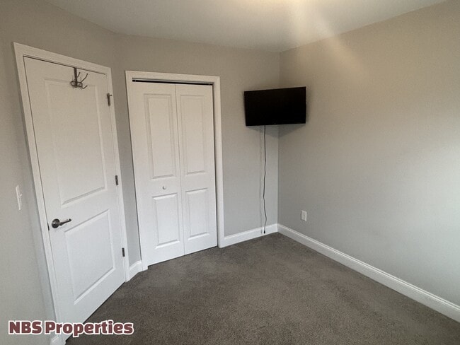 Building Photo - 4867 Ancient Glacier Ln