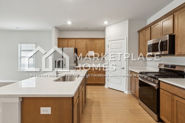 Building Photo - 315 McHenry Dr