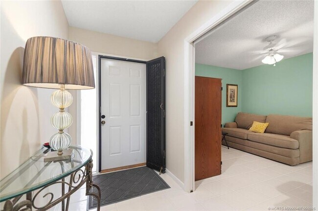 Building Photo - 4004 SW Osprey Creek Way