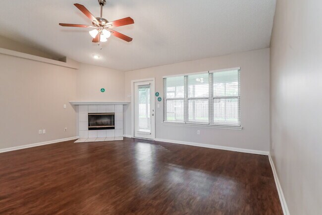 Building Photo - 2703 Ian Ct