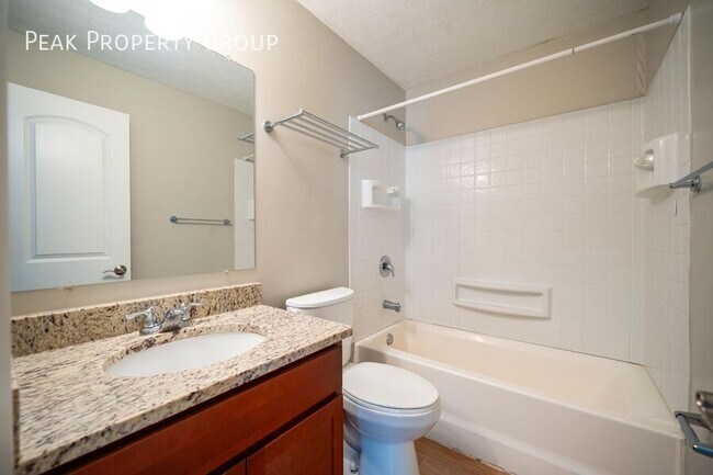 Building Photo - 955 Quay Ave