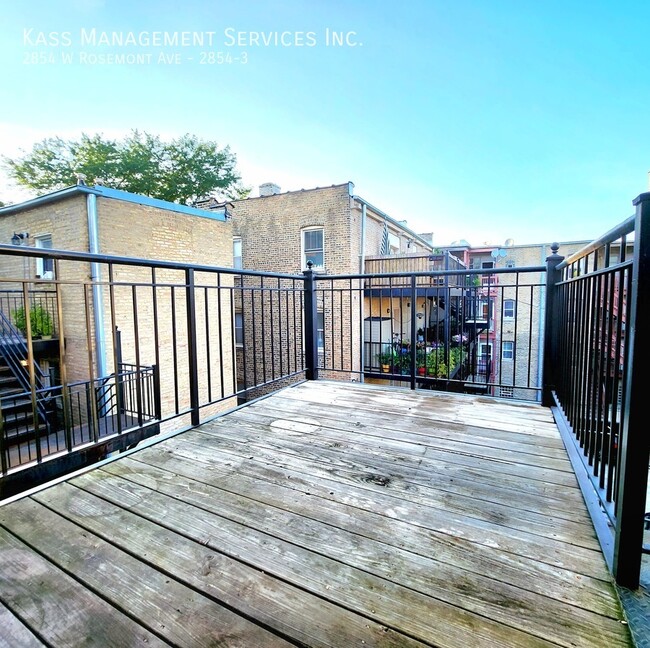 Building Photo - 2854 W Rosemont Ave