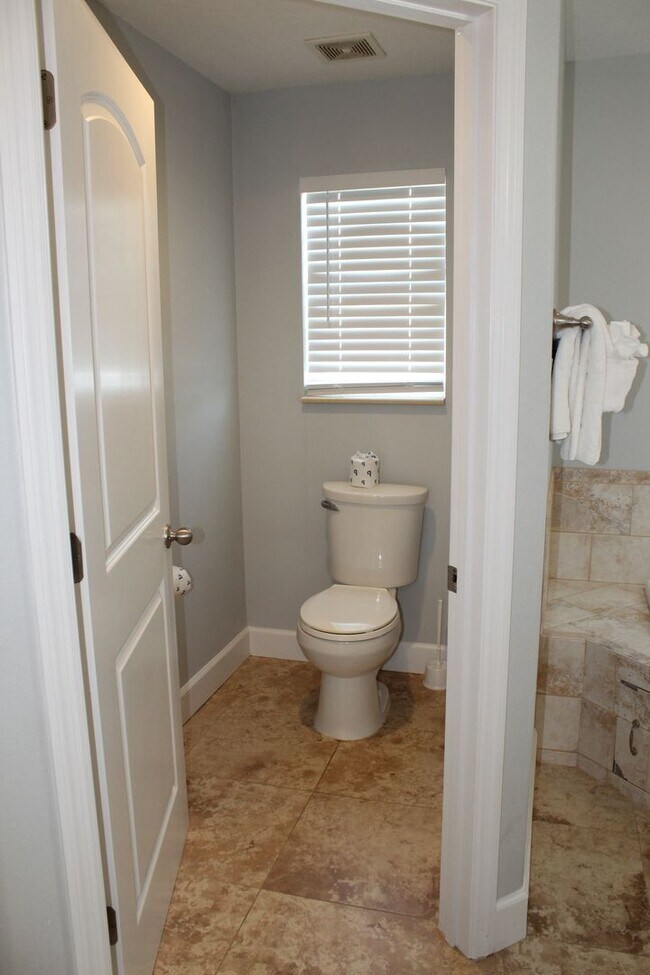 Building Photo - Furnished Riverview Home w/ Pool