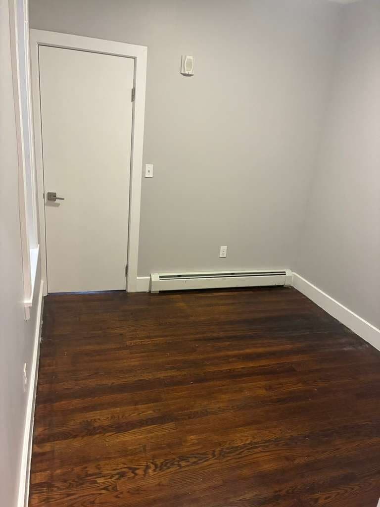 Building Photo - 114 Maple St