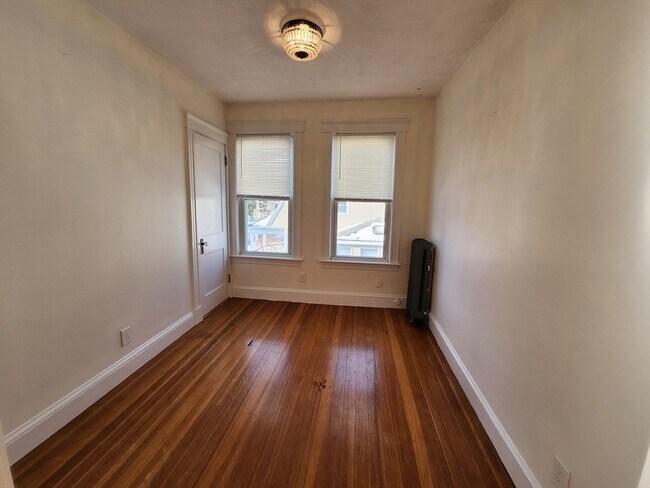Building Photo - 45 Blaney St