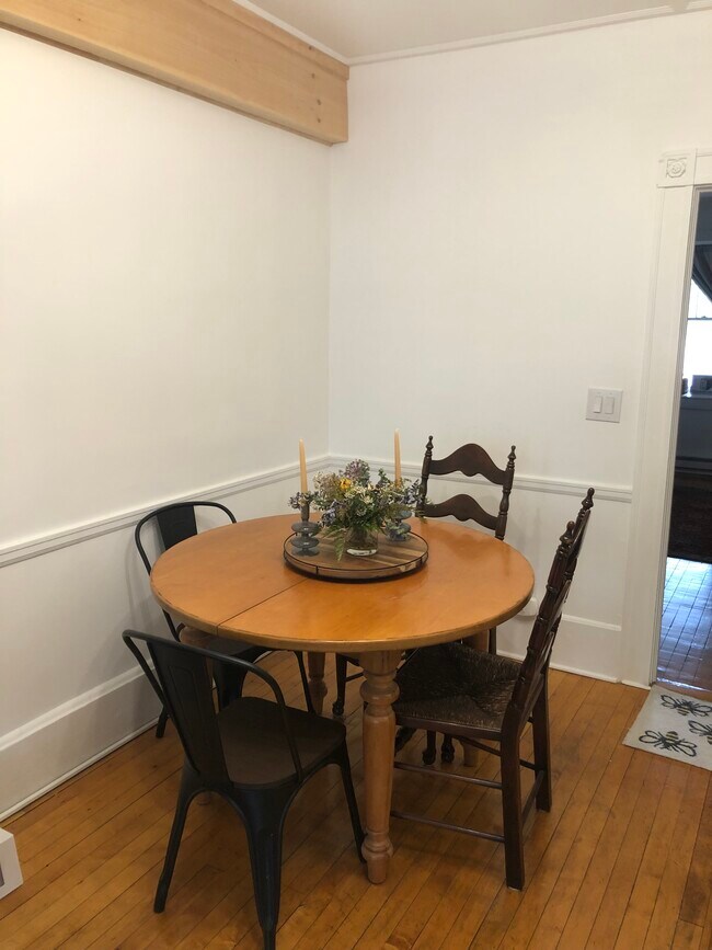 Dining/Home office area - 58 Albany St