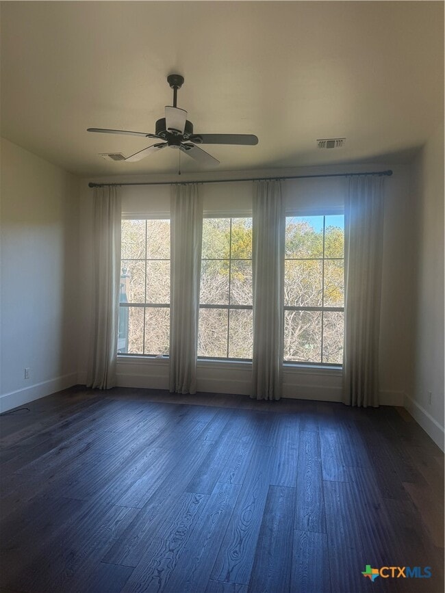 Building Photo - 627 Mission View Ct