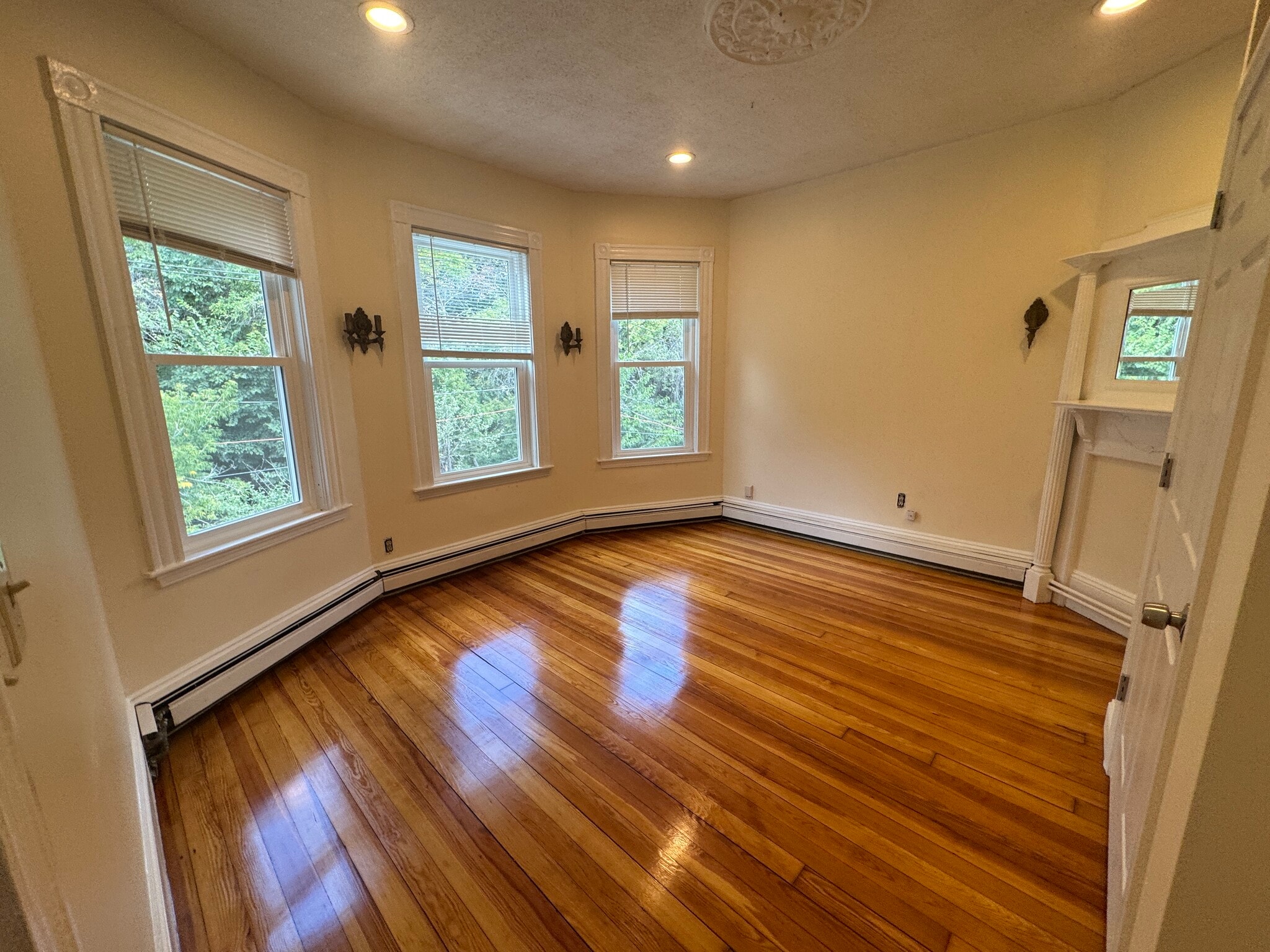 Building Photo - 64 Fisher Ave