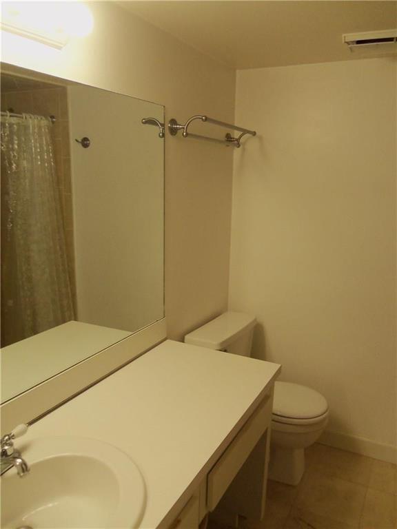 Building Photo - 115 Gardens Dr