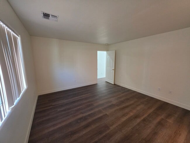 Building Photo - 2086 Jamie Rd