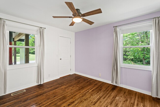 Building Photo - 2219 Dearborn Dr
