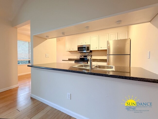 Building Photo - Charming 2 Bedroom Unit in Fort Walton Beach!