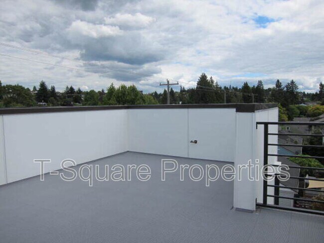 Building Photo - 3905 SW Findlay St