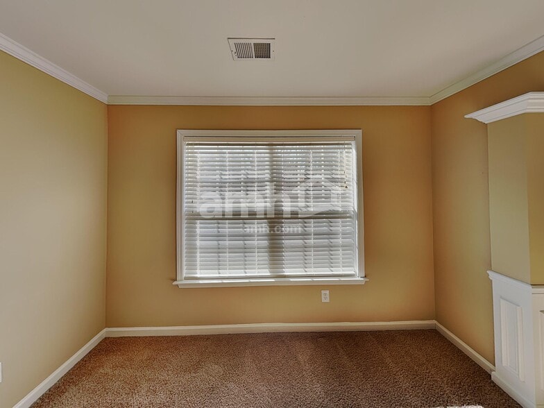 Building Photo - 6855 River Island Cir