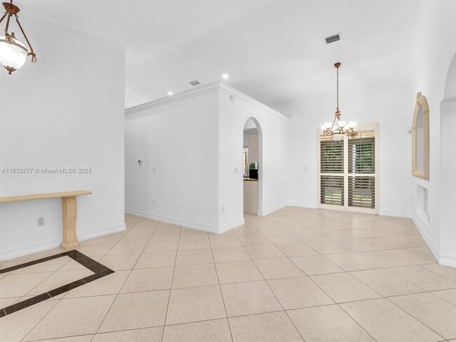 Building Photo - 820 Tangier St