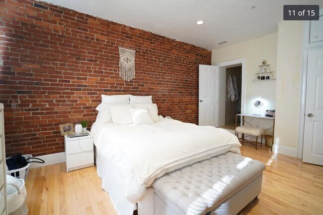 Building Photo - 9/1 No Fee! Renovated 4BR/2BA near Coolidge, Longwood, BU