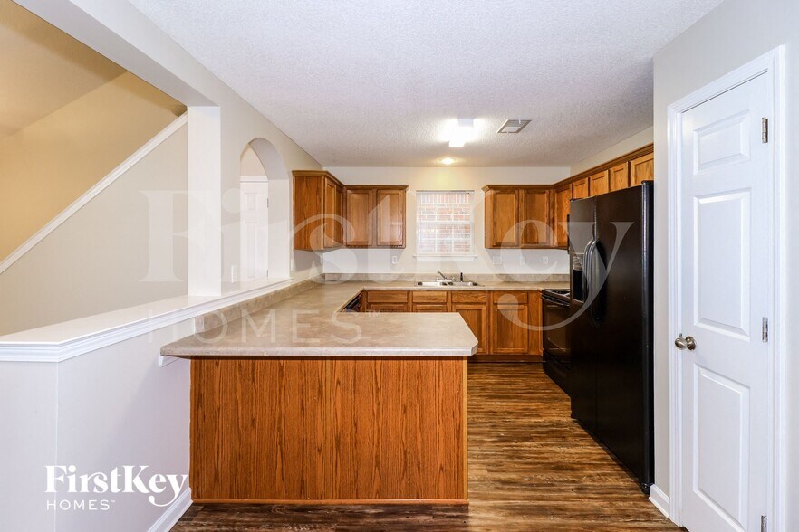 Building Photo - 8558 Shady Elm Dr