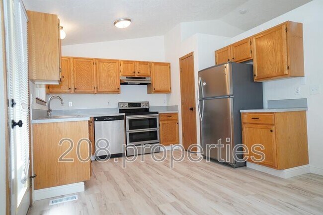 Building Photo - 3425 W Glenn St