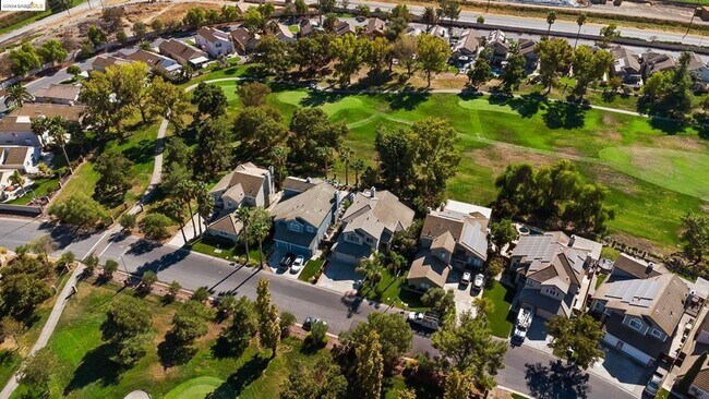 Building Photo - 5 BED 3 BATH HOME ON THE DISCOVERY BAY GOLF COURSE, ALL UPDATED THROUGH OUT. COME MAKE THIS YOUR ...