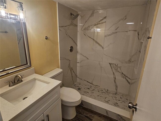 Building Photo - 2045 Alpine Rd