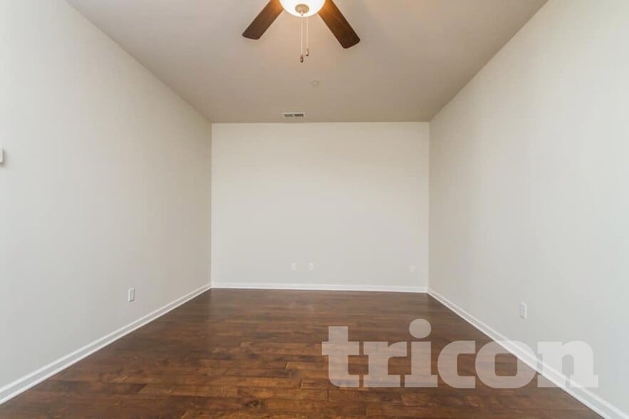Building Photo - 512 Hickory Leaf Ct