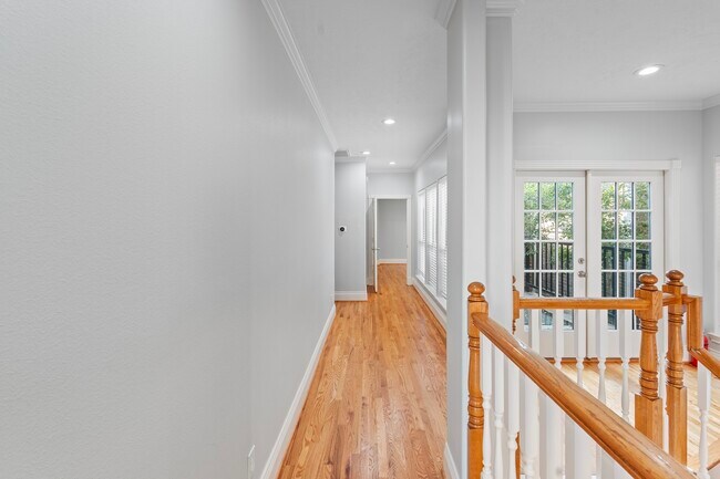 Building Photo - 4742 Post Oak Timber Dr