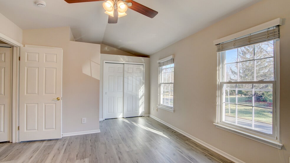 Building Photo - 27 Haverford Ct